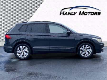 2021 Volkswagen Tiguan LIFE 2.0 TDI MANUAL 6SPEED FWD 122BHP 5 €24,450 thumbnail