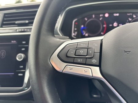 2022 Volkswagen Tiguan 2.0 TDI 150HP Elegance €34,975 thumbnail