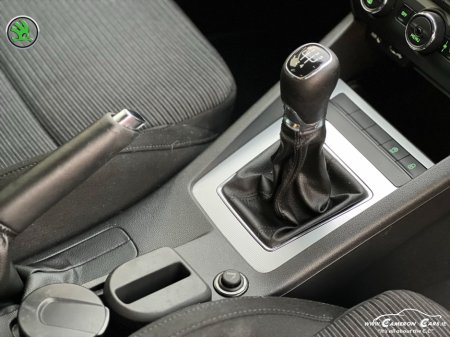 2016 Skoda Octavia STYLE 1.6 TDI CARPLAY XENON €9,950 thumbnail