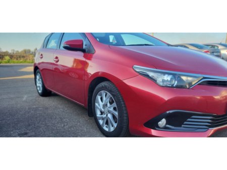 2016 Toyota Auris 1.4 D-4D (90) 5Dr Luna €7,950
