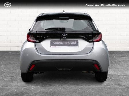 2025 Toyota Yaris Hybrid Luna €28,450