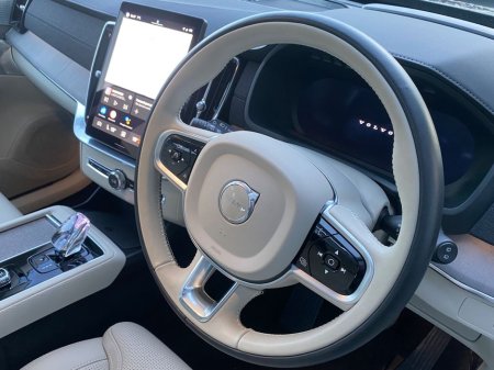 2025 Volvo XC90 T8 Ultra Dark AWD Auto (PHEV) €84,900 thumbnail