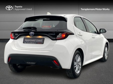 2022 Toyota Yaris YARIS HYBRID LUNA €21,950