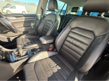 2017 Volkswagen Golf HIGHLINE 1.6 TDI MANUAL 5SPEED 110HP 5DR €17,750 thumbnail