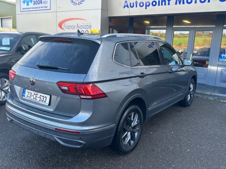 2023 Volkswagen Tiguan Allspace 2.0 TDI 150HP Life €38,950 thumbnail