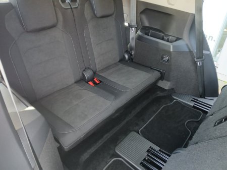 2024 Volkswagen Tiguan Allspace ELEGANCE 2.0TDI DSG 150HP €52,950 thumbnail