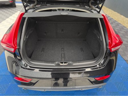 2019 Volvo V40 MOMENTUM - D4 2.0L DIESEL - AUTO - 12M WARRANTY - CAR: 1616 thumbnail