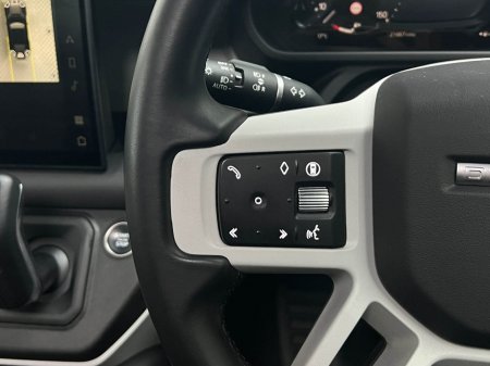 2024 Land Rover Defender HSE X-DYNAMIC P400E €87,990 thumbnail