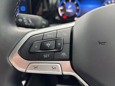 2023 Volkswagen Golf 2.0 TDI 115HP Style €29,975 thumbnail