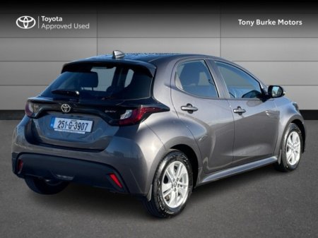 2025 Toyota Yaris - Save EUR 4,000 - Luna - 1.5 Hybrid - Automatic - EUR 180 Tax // Remote Central Locking // Front Electric Windows // Rear Electric Windows // Electric Mirrors // Heated Mirrors €26,435
