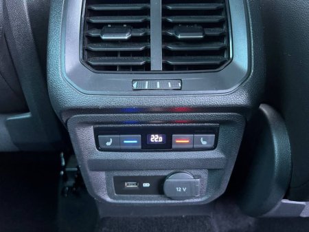 2020 Volkswagen Tiguan HIGHLINE 4MOTION 2.0 TDI // OPENING PAN ROOF // DIAMOND CUT ALLOYS // LEATHER HEATED SEATS €32,950 thumbnail