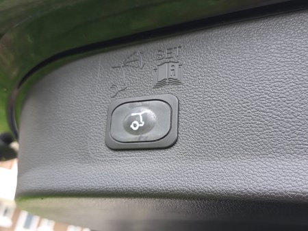 2017 Ford Kuga 1.5TDCi 120PS FWD ST-Line €17,999 thumbnail