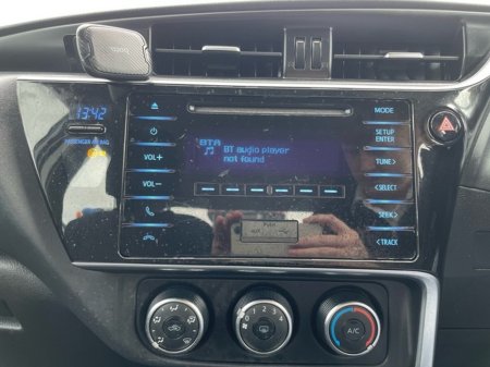 2017 Toyota Corolla *WAS €17,444 NOW €16,888* COROLLA 1.4 D4D TERRA €16,888 thumbnail