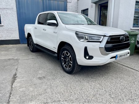 2022 Toyota Hilux INVINCIBLE 2.4D-4D 4WD MANUAL CREW-CAB €39,950
