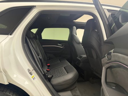 2023 Audi e-tron 55 VORSPRUNG QUATTRO €59,990 thumbnail