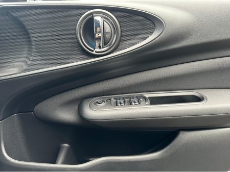 2017 MINI Clubman 1.5 COOPER 136 BHP LOW KM SAT NAV €12,950 thumbnail