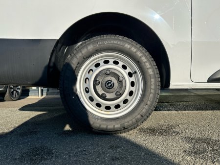 2025 Opel Vivaro KOMF L2H1-1.5 120PS-D €25,950