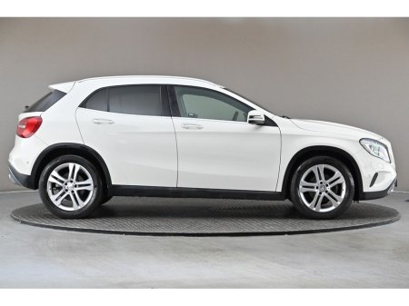 2016 Mercedes-Benz GLA Class GLA 180 *HALF LEATHER*REVERSE CAM*PARK SENSORS* €18,890 thumbnail