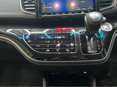 2019 Honda Odyssey €26950! 2019 HONDA ODYSSEY 7 SEATER AUTOMATIC HYBRID ABSOLUTE EX SENSING 2.0 AUTOMATIC / CRUISE CONTROL / 360° CAMERA / ELECTRIC HEATED SEATS / €26,950 thumbnail