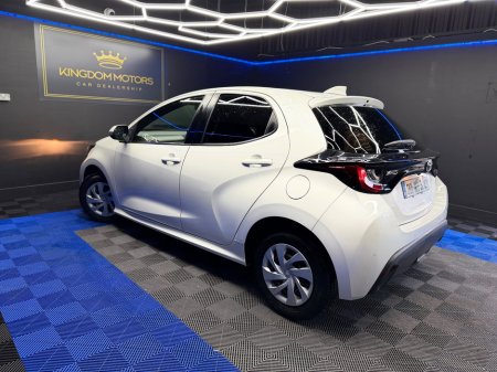 2020 Toyota Yaris 1.0 VVT-i 3Dr Terra €15,900 thumbnail