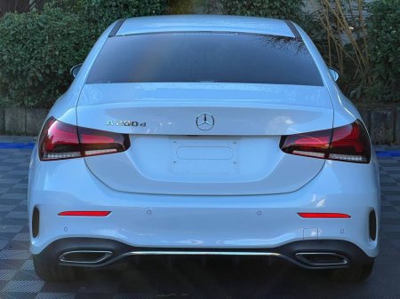 2021 Mercedes-Benz A Class A200d AMG-LINE PREMIUM PLUS // VIRTUAL COCKPIT // LEATHER/ALCANTARA HEATED SEATS // ADAPTIVE CRUISE CONTROL €32,900 thumbnail