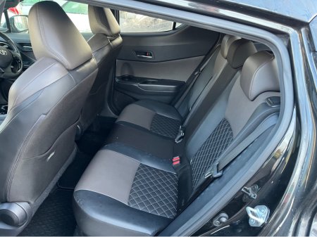 2020 Toyota C-HR Hybrid high spec €23,950 thumbnail