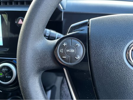 2020 Toyota Aqua AUTOMATIC HYBRID 1.5 PETROL //KEYLESS ENTRY//REVERSE CAMERA// €13,950 thumbnail