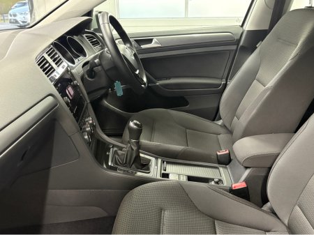 2017 Volkswagen Golf SE NAVIGATION TSI BLUEMOTION TECHNOLOGY €14,950