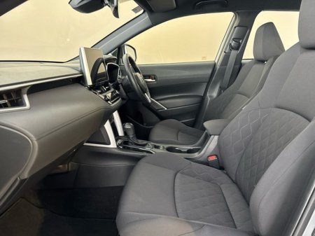 2023 Toyota Corolla Cross LUNA Hybrid €31,950 thumbnail