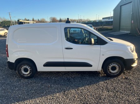 2021 Opel Combo  €8,950
