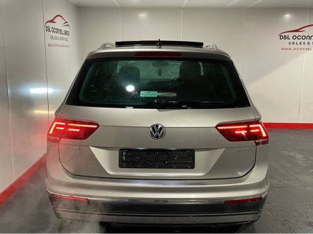 2016 Volkswagen Tiguan 2.0 TDI SE L BLUEMOTION 150PS 5DR €17,900 thumbnail