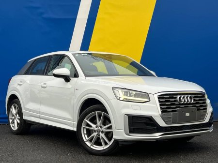 2019 Audi Q2 S-LINE 1.0 TFSI // APPLE CARPLAY/ANDROID AUTO // HEATED S-LINE SEATS // DIGITAL CLUSTER €21,900