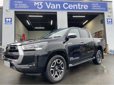 2021 Toyota Hilux 2021 TOYOTA HILUX 2.4 D-4D INVINCIBLE 4WD CREW CAB