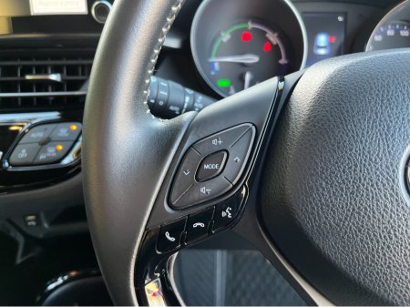 2023 Toyota C-HR SOL HYBRID AUTOMATIC 1.8 PETROL //LOW MILES//HIGH SPEC//HALF LEATHER HEATED SEATS//360 PARKING CAMERAS//KEYLESS ENTRY// €29,950 thumbnail
