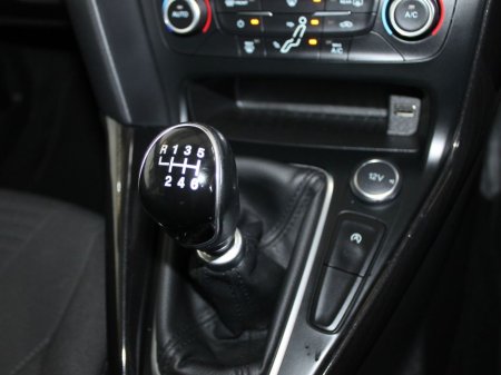 2017 Ford Focus Titanium1.5td 95PS 6SPD 4DR €12,250 thumbnail