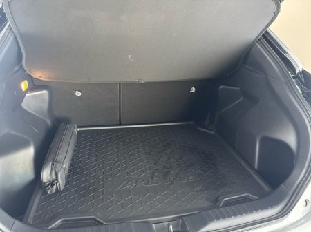 2024 Toyota Yaris Cross LunaSport Hybrid €30,950 thumbnail