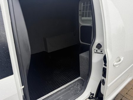 2020 Volkswagen Caddy C20 TRENDLINE TDI €15,160 thumbnail