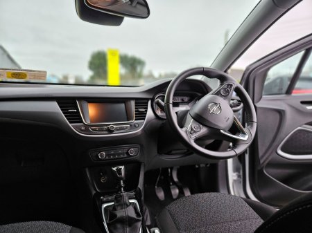 2024 Opel Crossland X  €25,950 thumbnail
