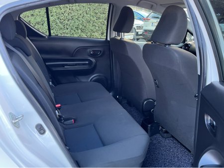 2020 Toyota Aqua AUTOMATIC HYBRID 1.5 PETROL //KEYLESS ENTRY//REVERSE CAMERA// €13,950 thumbnail