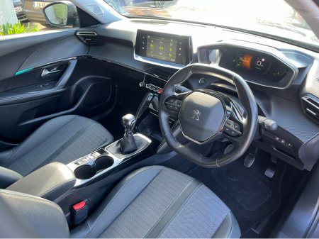 2022 Peugeot 2008 ALLURE 1.2 PETROL //WINTER SALE €2000 REDUCTION// €19,950 thumbnail