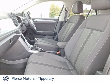 2025 Volkswagen T-Roc T-ROC EDITION 75 2.0TDI M6F 116HP €34,950 thumbnail