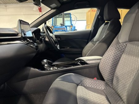 2024 Toyota C-HR HYBRID SPORT 4DR AUTO €33,950 thumbnail