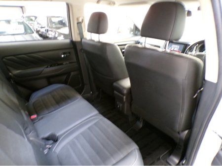 2019 Mitsubishi Outlander *2.4 AUTO HYBRID PLUG-IN*4X4*MITSUBISHI OUTLANDER*WINTER PACK*ELECTRIC HEATED LEATHER AND ALCANTARA SEATES*HEATED S-WHEEL*360 COLOUR CAMERA*PARKING SENSORS*FULL SAFETY PACK*ACTIVE BRAKING €23,900 thumbnail