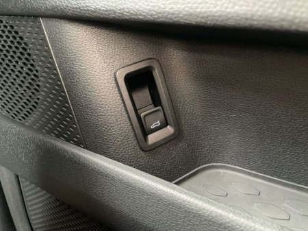 2025 Volkswagen ID.Buzz  €66,975 thumbnail