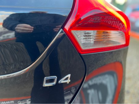 2016 Volvo V40 == AUTO//FULL LEATHER//LOW KMS//LIKE NEW== €14,950 thumbnail