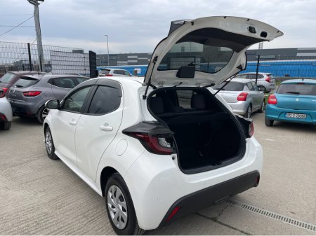 2020 Toyota Yaris (Very Low Km's) 1.0 AUTOMATIC 5DR MODEL  www.bolandscarcentre.ie €14,900