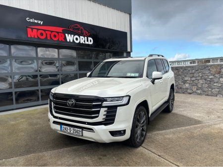 2024 Toyota Landcruiser 3.3L twin-turbo diesel 300 V6 TD AUTO