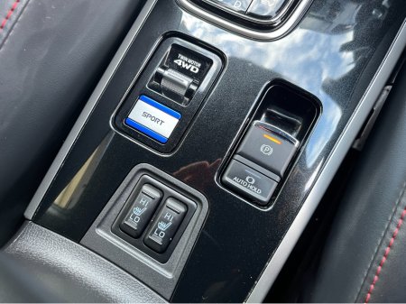 2021 Mitsubishi Outlander 4WD BLACK EDITION PLUG IN HYBRID 2.4 PETROL //HALF LEATHER HEATED SEATS AND STEERING WHEEL//REVERSE CAMERA//KEYLESS ENTRY//ADAPTIVE CRUISE CONTROL// €27,950 thumbnail