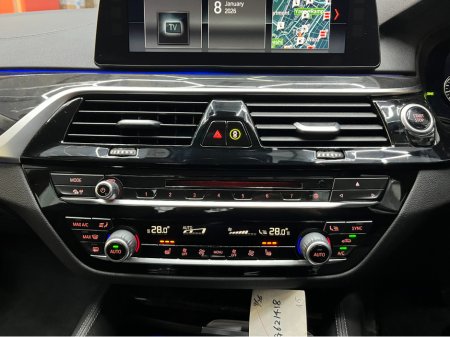 2017 BMW 5 Series €22950! 2017 BMW 530E LUXURY iPERFORMANCE 2.0 AUTOMATIC / CRUISE CONTROL / 360° PARKING CAMERA / ELECTRIC HEATED SEATS €22,950 thumbnail