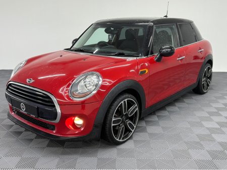 2017 MINI Cooper Black Edition 1.5P €14,950